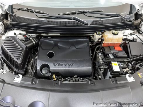 Used 2018 Chevrolet Traverse LT image 37