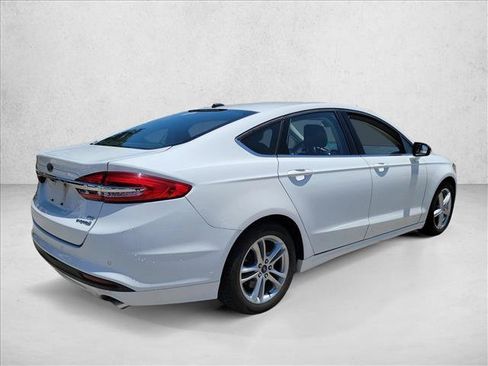 Used 2018 Ford Fusion SE FWD image 5