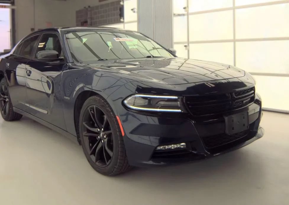 Used 2017 Dodge Charger R/T w/ Blacktop Package RWD image 2