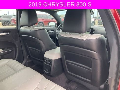 Used 2019 Chrysler 300 S w/ Safetytec Plus Group image 15