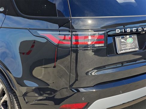 New 2026 Land Rover Discovery Limited Edition image 37