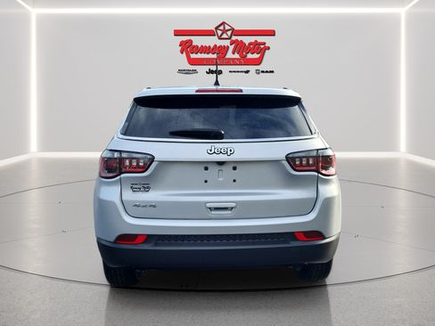 Used 2025 Jeep Compass Sport AWD/4WD image 4