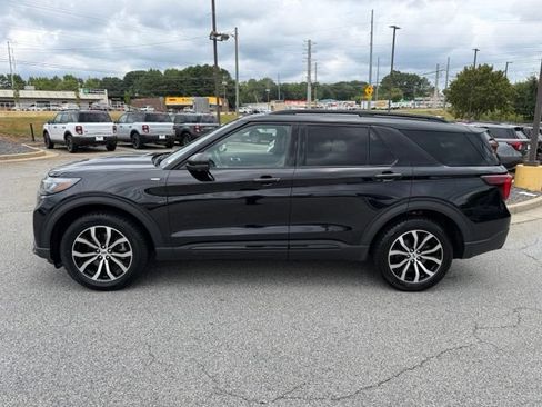 Certified 2025 Ford Explorer ST-Line AWD/4WD image 5