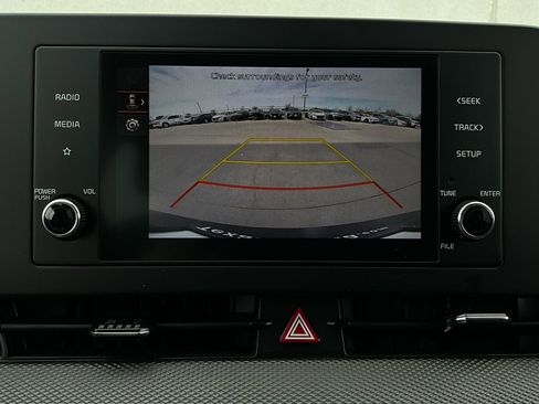 Used 2025 Kia Sportage LX image 29