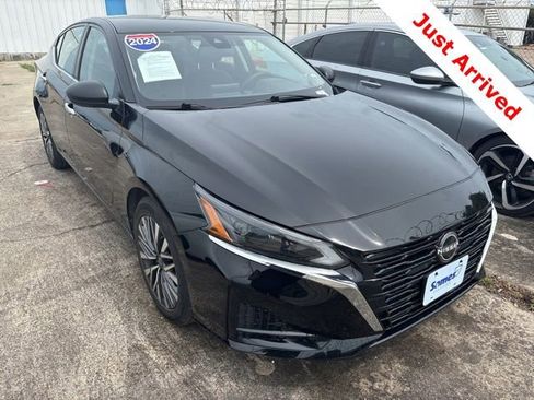Used 2024 Nissan Altima 2.5 SV FWD image 5