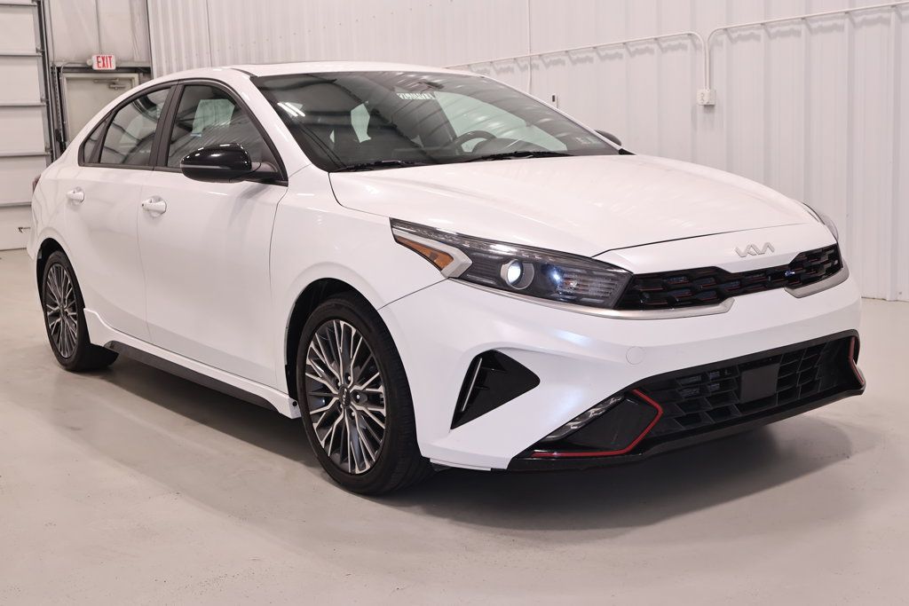 Used 2022 Kia Forte GT-Line w/ GT-Line Premium Package FWD image 4