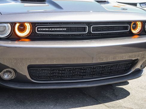 Used 2022 Dodge Challenger SXT RWD image 8