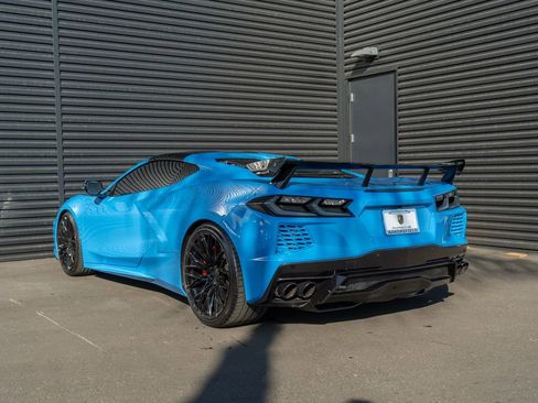 Used 2021 Chevrolet Corvette Stingray Premium Cpe w/ Z51 Performance Package image 3
