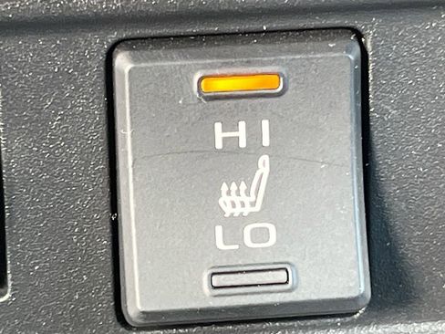 Used 2023 Toyota Corolla Cross XLE w/ Convenience Package image 20