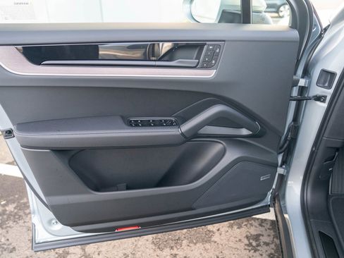 New 2026 Porsche Cayenne Coupe image 10