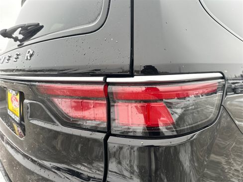 Used 2022 Jeep Wagoneer Series II w/ Premium Group I image 50