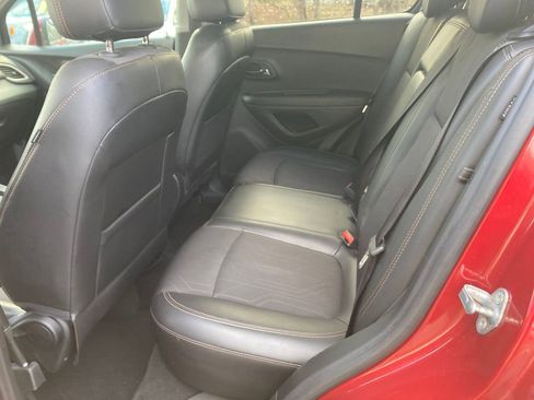 Used 2018 Chevrolet Trax LT w/ LT Convenience Package image 29