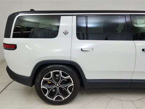 Used 2024 Rivian R1S Adventure image 7