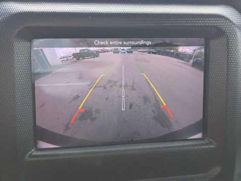 Used 2019 Jeep Wrangler Unlimited Sahara image 10