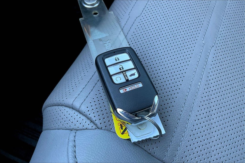 Used 2022 Honda CR-V Touring image 30