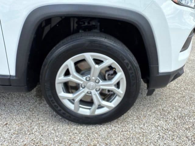 Certified 2024 Jeep Compass Sport AWD/4WD image 33