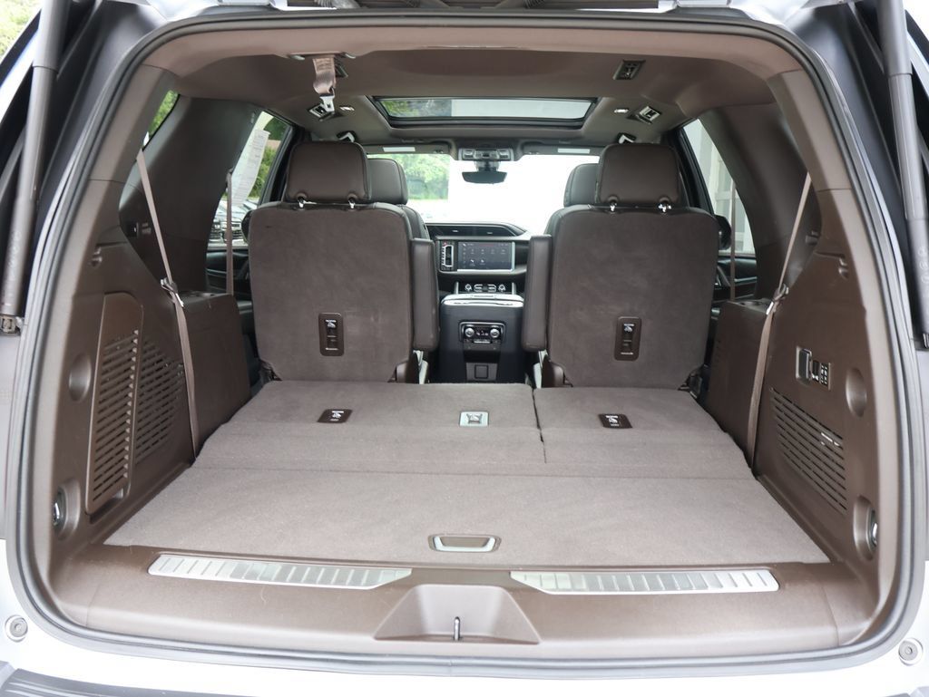 Certified 2022 GMC Yukon Denali w/ Denali Premium Package AWD/4WD image 36
