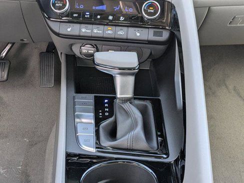 New 2024 Hyundai Elantra SEL w/ Convenience Package image 13