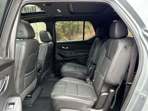 Used 2023 Chevrolet Traverse RS image 26