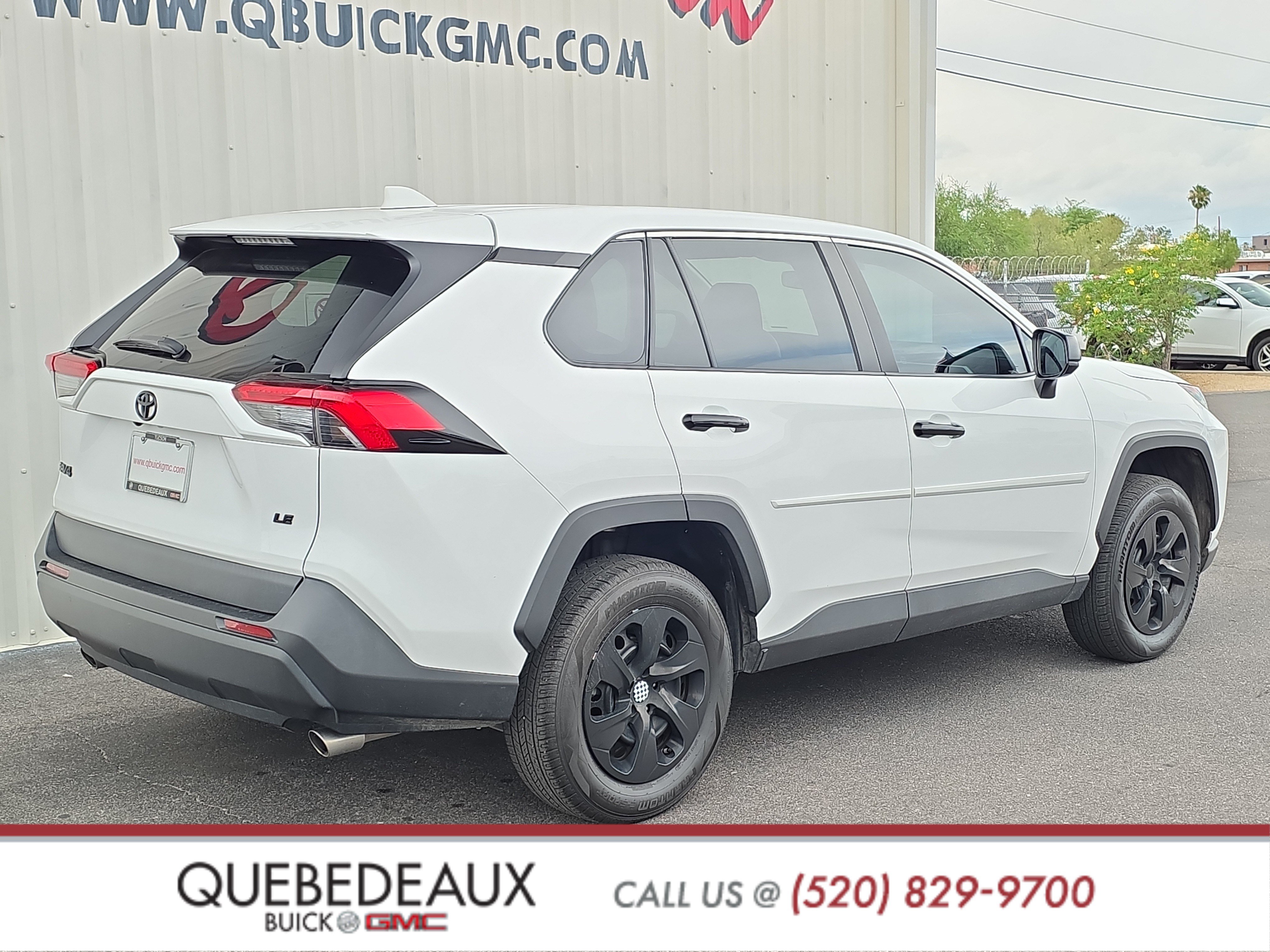 Used 2022 Toyota RAV4 LE FWD image 7