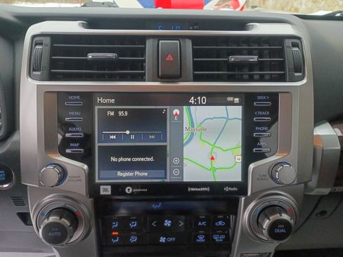 Used 2020 Toyota 4Runner image 19