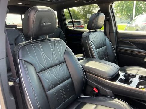 Used 2025 Buick Enclave Avenir w/ Super Cruise Package AWD/4WD image 13