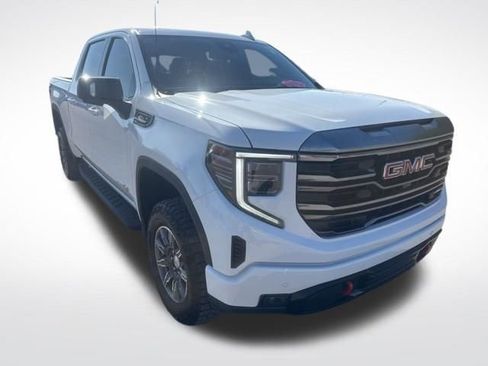 Used 2024 GMC Sierra 1500 AT4 w/ AT4 Premium Package AWD/4WD image 7