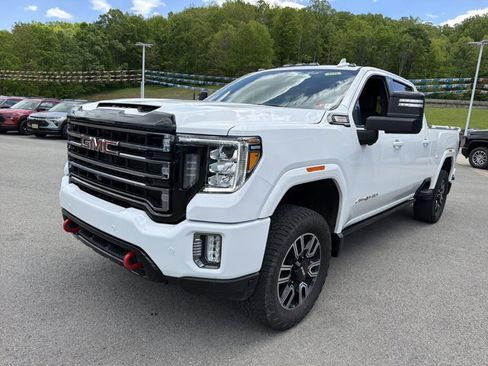 Used 2023 GMC Sierra 2500 AT4 w/ AT4 Premium Plus Package AWD/4WD image 9
