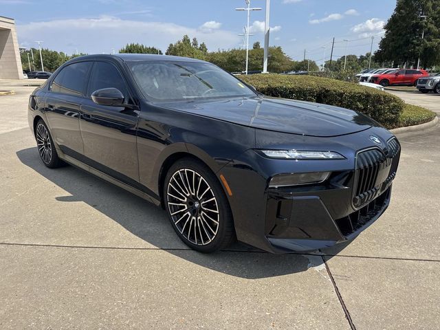 Used 2026 BMW 760i xDrive w/ Executive Package AWD/4WD image 3