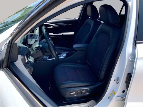Used 2025 Buick Envista Preferred w/ Convenience I Package FWD image 7