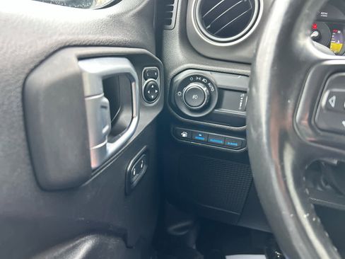 Used 2023 Jeep Wrangler Unlimited w/ Cold Weather Group image 21