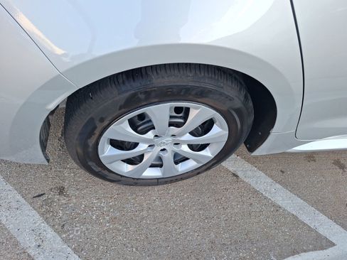 Used 2024 Toyota Corolla LE image 11