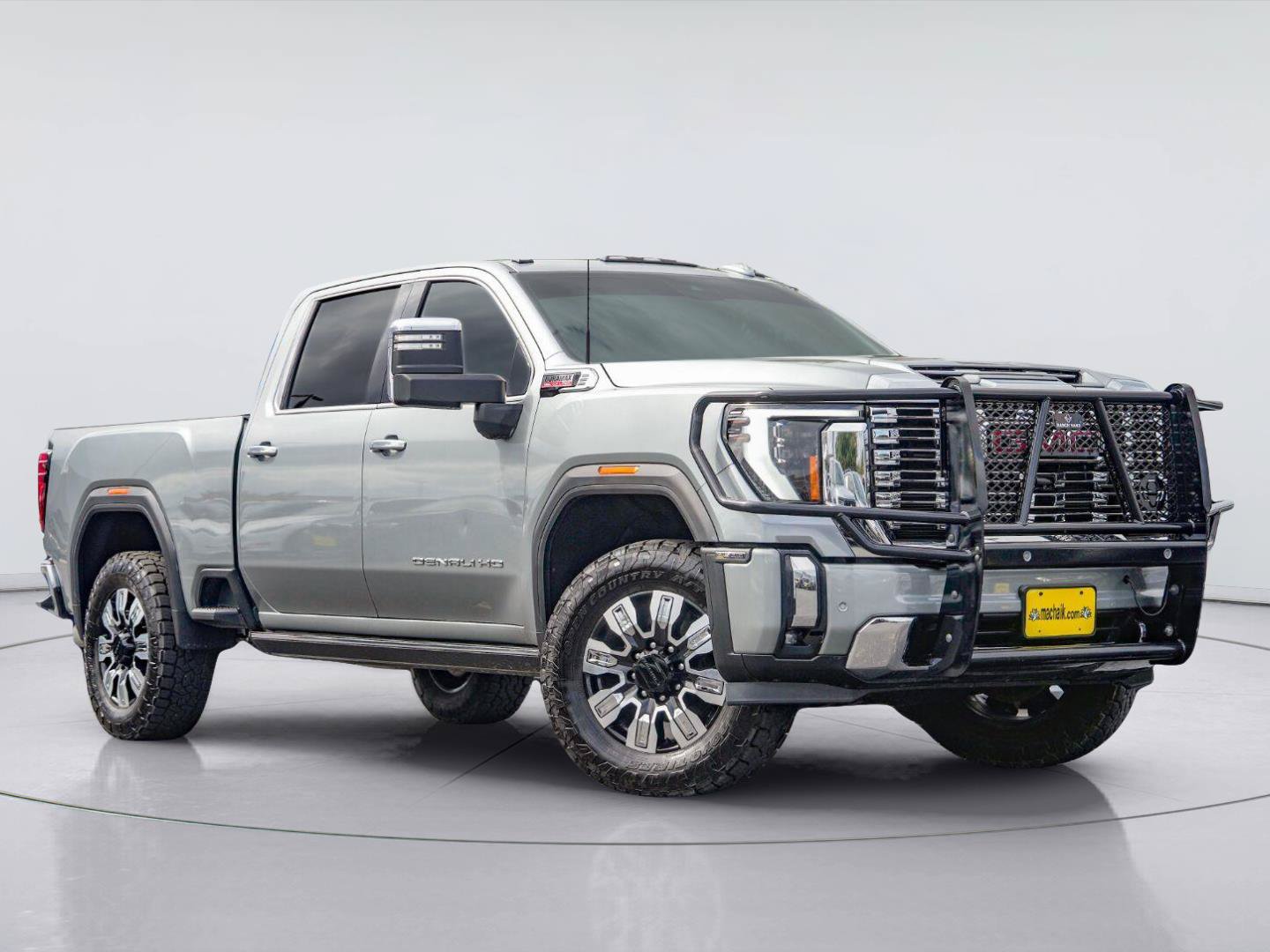 Used 2024 GMC Sierra 2500 Denali w/ Denali Reserve Package AWD/4WD image 1