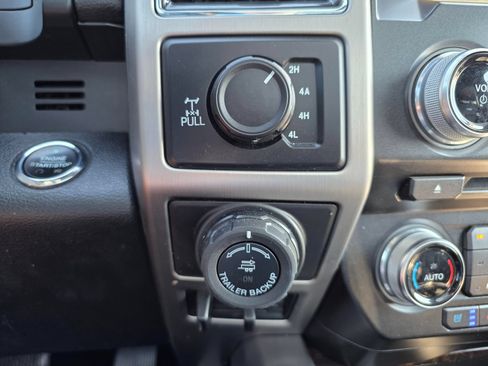 Used 2017 Ford F150 Platinum w/ Technology Package AWD/4WD image 17