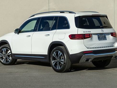 Used 2025 Mercedes-Benz GLB 250 image 3