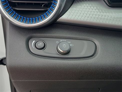 New 2026 Chevrolet Trax LT w/ Driver Confidence Package image 25