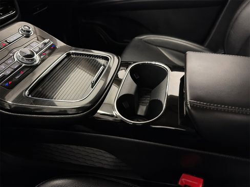 Certified 2023 Lincoln Nautilus AWD image 29