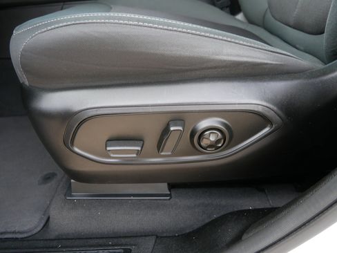 Used 2023 Jeep Grand Cherokee L Laredo w/ Luxury Tech Group I AWD/4WD image 24