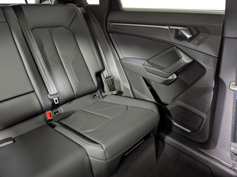 New 2025 Audi Q3 2.0T Premium image 14