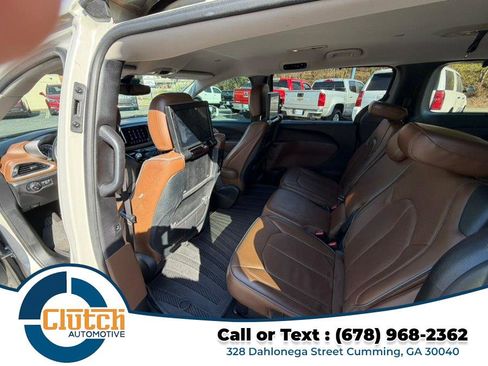 Used 2017 Chrysler Pacifica Limited w/ UConnect Theater Package image 17