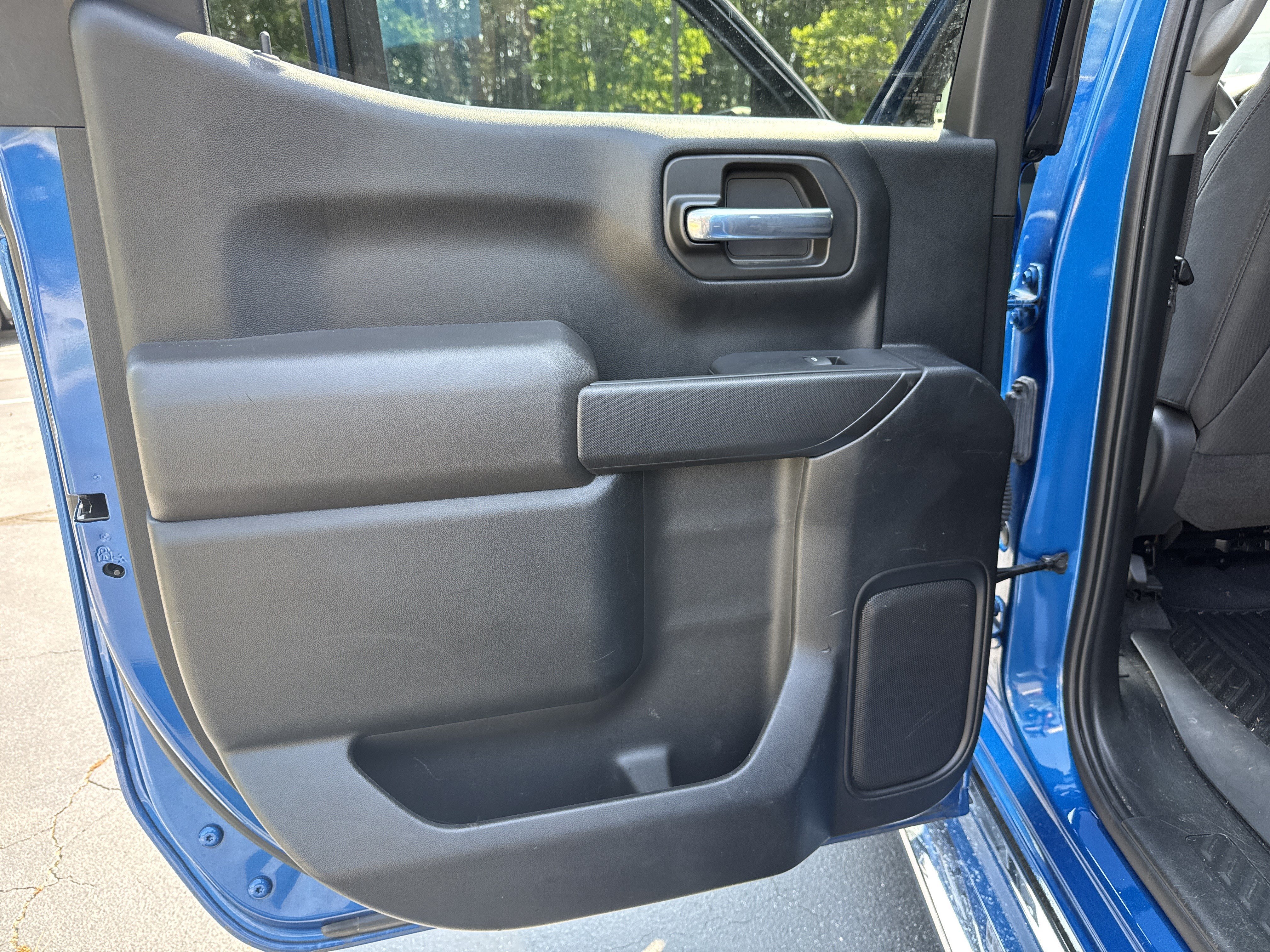Used 2022 Chevrolet Silverado 1500 Custom RWD image 9