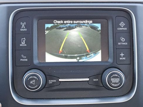 Used 2020 RAM 1500 Classic SLT image 14