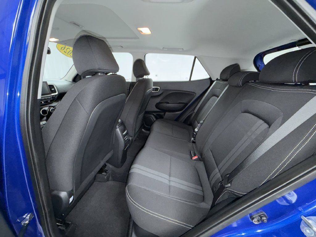 Used 2026 Hyundai Venue SEL FWD image 15