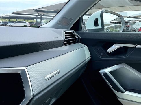 Used 2023 Audi Q3 2.0T Premium w/ Convenience Package image 32