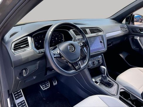Used 2019 Volkswagen Tiguan SEL Premium R-Line FWD image 18