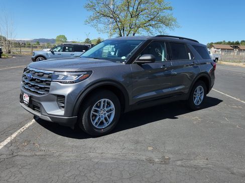 New 2026 Ford Explorer Active AWD/4WD image 2