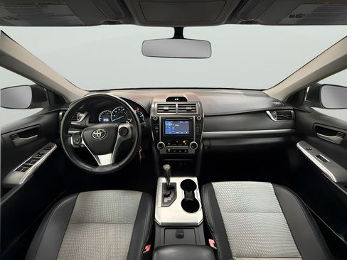 Used 2012 Toyota Camry SE FWD image 25