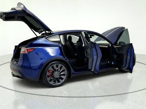 Used 2023 Tesla Model Y Performance AWD/4WD image 19