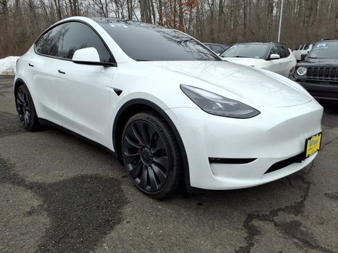 Used 2024 Tesla Model Y Performance image 1