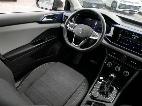 Used 2023 Volkswagen Taos SE w/ Panoramic Sunroof Package AWD/4WD image 9